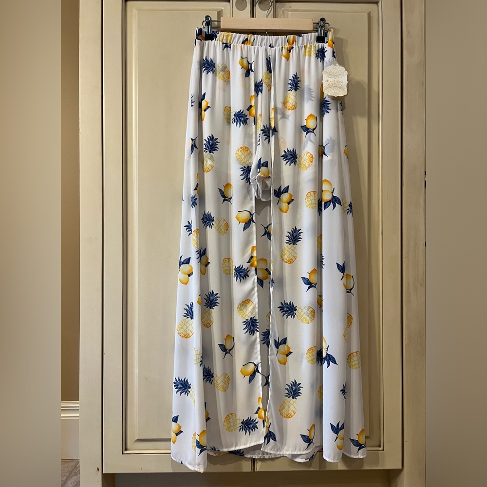 Altar’d State Shorts Walk-Through Pants Size XS Pineapple Lemon Print